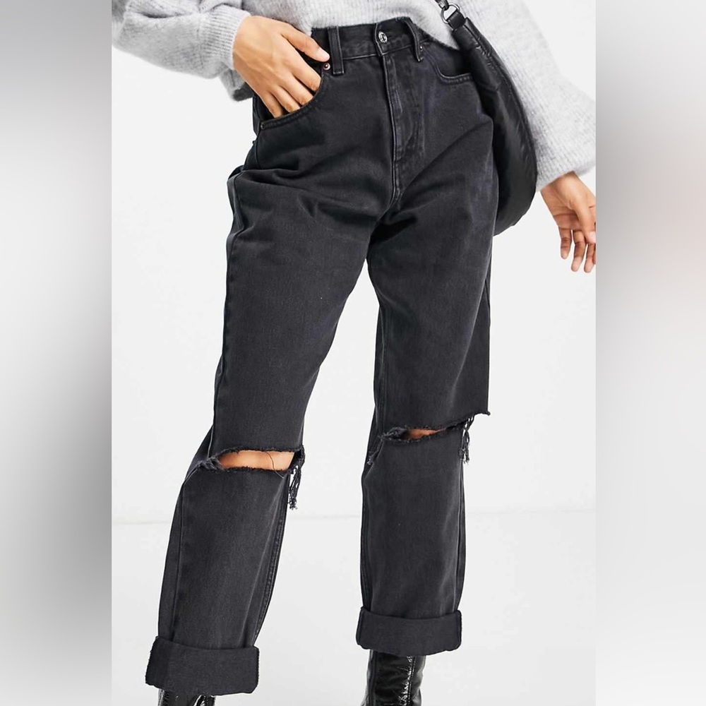 Women’s Petite Black Distressed Jeans